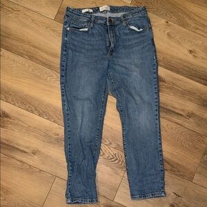 Universal Thread Light Blue Slim Straight Jeans